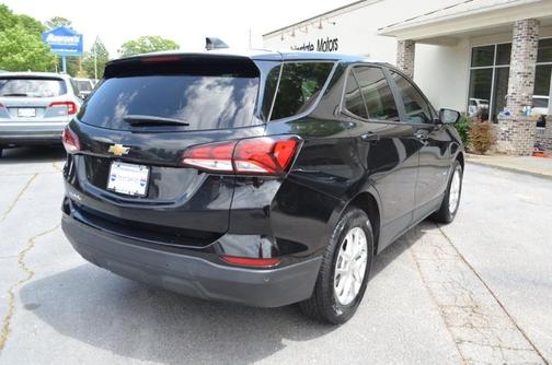 Mosaic Black Metallic 2022 Chevrolet Equinox LS