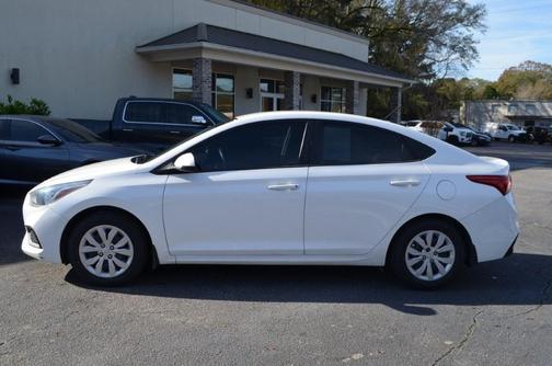 2020 Hyundai Accent SE