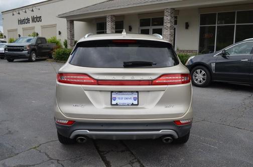 Palladium White Gold Metallic 2017 Lincoln MKC Reserve