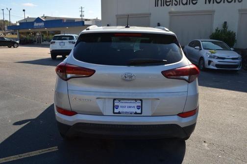 2017 Hyundai TUCSON SE