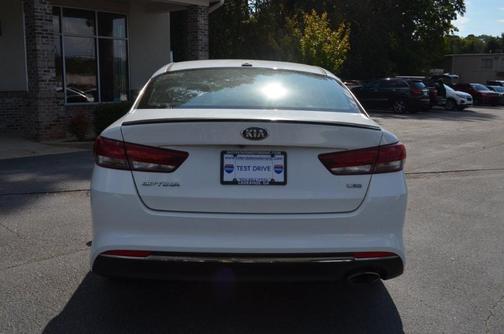 2017 Kia Optima LX Turbo