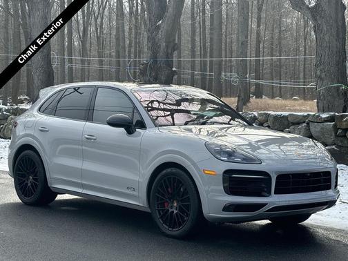 2022 Porsche Cayenne GTS