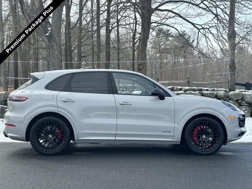 2022 Porsche Cayenne GTS