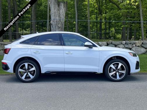 Glacier White Metallic 2023 Audi Q5 45 S line Premium Plus