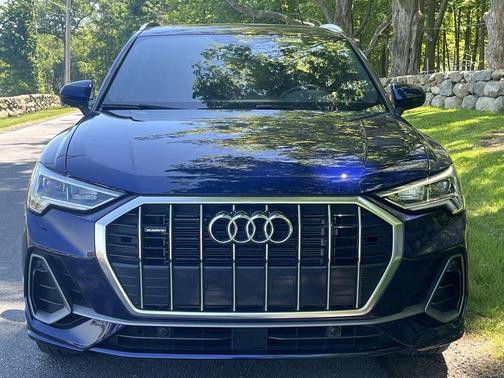 Navarra Blue Metallic 2023 Audi Q3 Premium 45 TFSI S line quattro Tiptronic