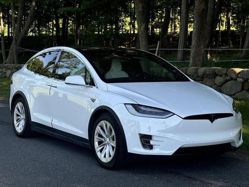 Solid White 2016 Tesla Model X 90D