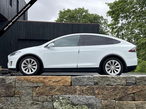 Solid White 2016 Tesla Model X 90D