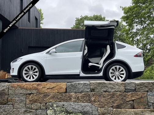 Solid White 2016 Tesla Model X 90D