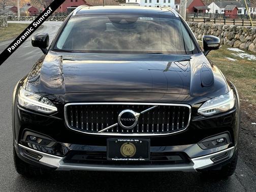 2021 Volvo V90 Cross Country T6