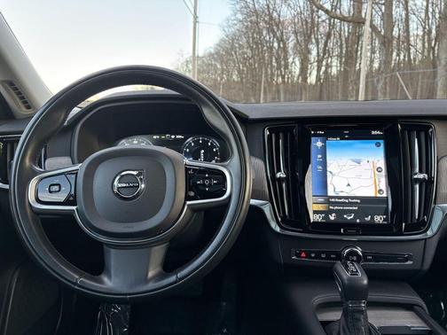2021 Volvo V90 Cross Country T6