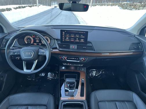 2022 Audi Q5 45 S line Premium Plus