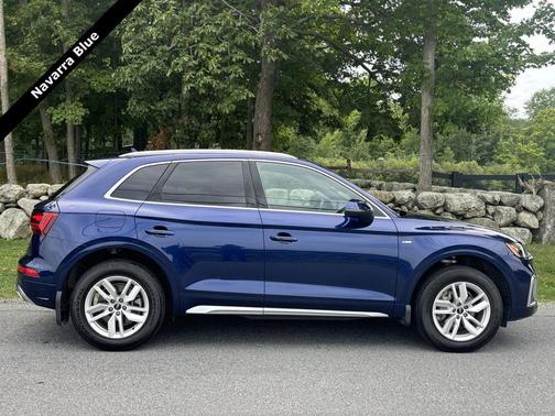 Navarra Blue Metallic 2023 Audi Q5 45 S line Premium