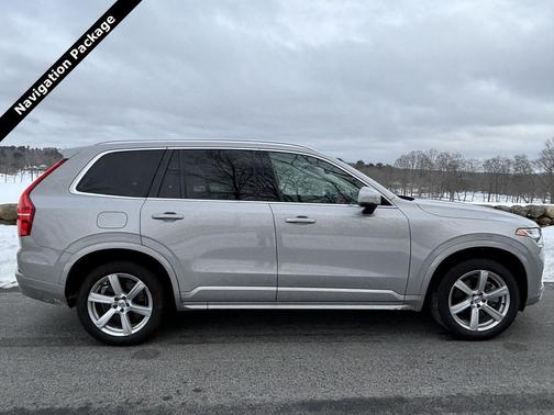 2023 Volvo XC90 B5 Core