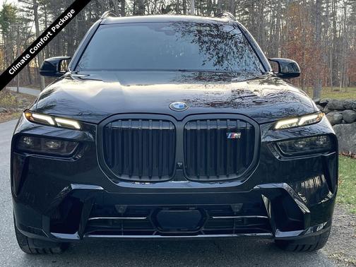 2023 BMW X7 M60i