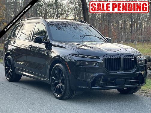 2023 BMW X7 M60i