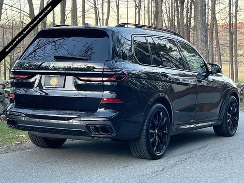 2023 BMW X7 M60i