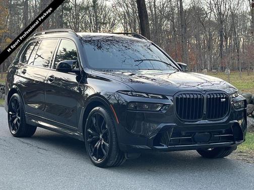 2023 BMW X7 M60i