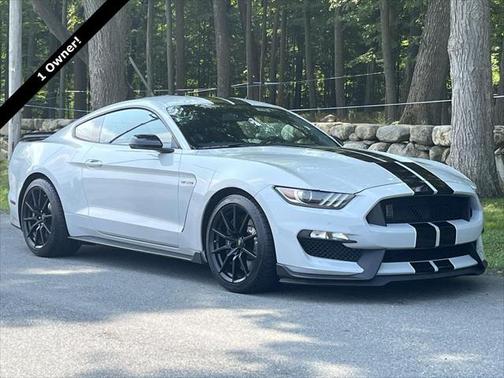 2017 Ford Shelby GT350 Base