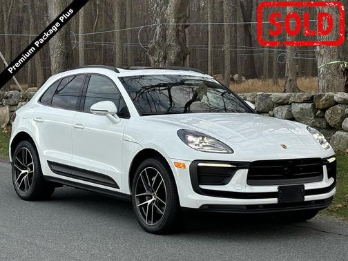 2022 Porsche Macan Base