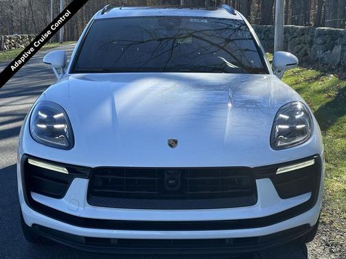 2022 Porsche Macan Base