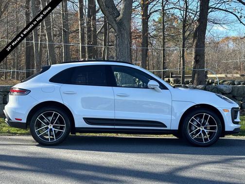 2022 Porsche Macan Base