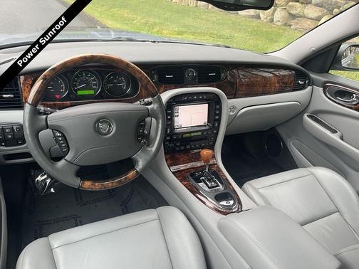 2004 Jaguar XJ Base