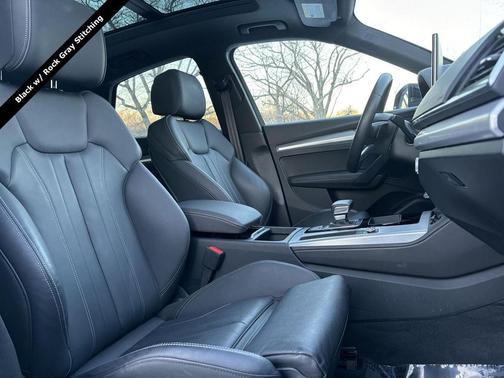 2022 Audi Q5 45 S line Premium Plus