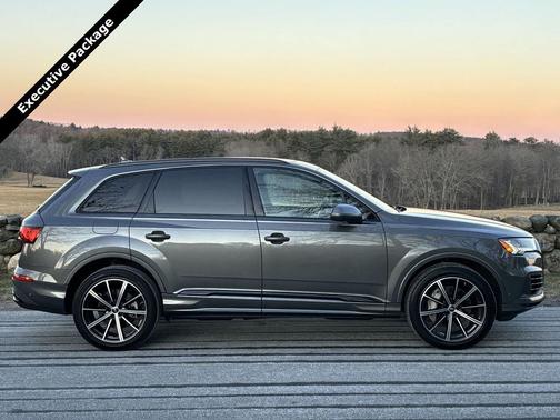 2023 Audi Q7 55 Premium Plus