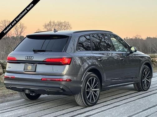 2023 Audi Q7 55 Premium Plus