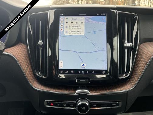 2023 Volvo XC60 B5 Plus Bright Theme