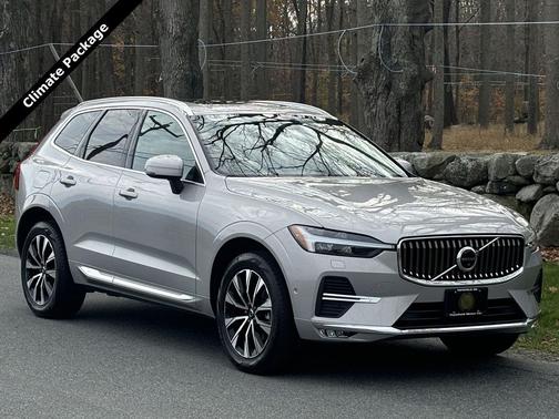 2023 Volvo XC60 B5 Plus Bright Theme