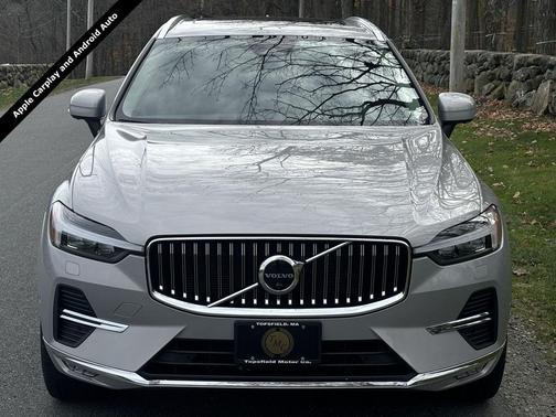 2023 Volvo XC60 B5 Plus Bright Theme