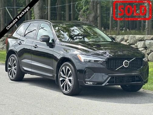 2024 Volvo XC60 B5 Plus Dark Theme
