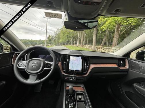2024 Volvo XC60 B5 Plus Dark Theme