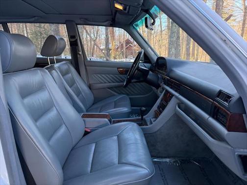 1990 Mercedes-Benz S-Class 560SEL