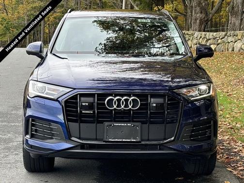 2022 Audi Q7 45 Premium Plus