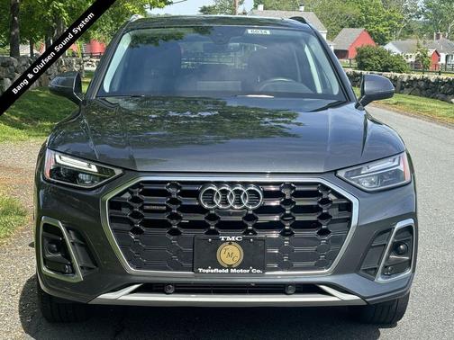 Daytona Gray Pearl Effect 2023 Audi Q5 45 S line Premium Plus