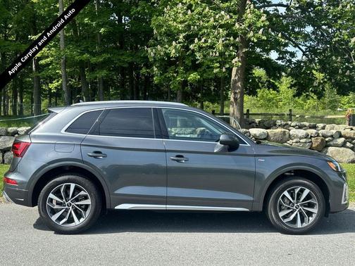 Daytona Gray Pearl Effect 2023 Audi Q5 45 S line Premium Plus