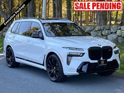 2023 BMW X7 M60i
