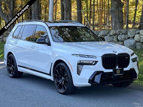 2023 BMW X7 M60i