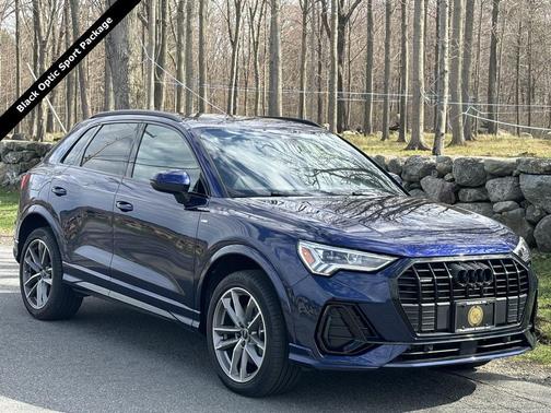 Navarra Blue Metallic 2022 Audi Q3 45 S line Premium Plus