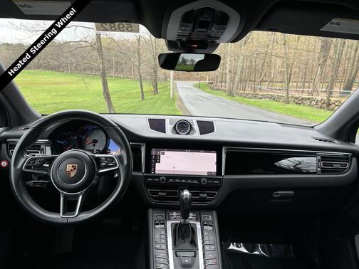 Sapphire Blue Metallic 2019 Porsche Macan Macan