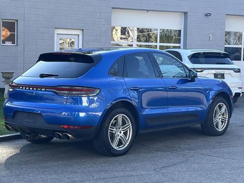 Sapphire Blue Metallic 2019 Porsche Macan Macan
