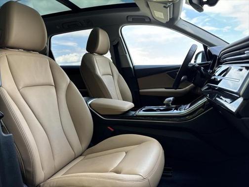 2022 Audi Q7 55 Premium
