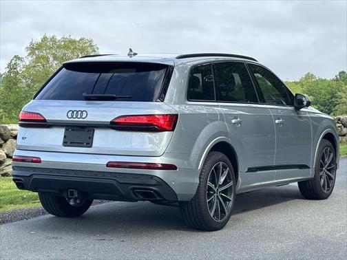 2025 Audi Q7 45 Premium Plus