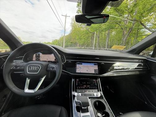 2025 Audi Q7 45 Premium Plus