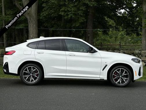 2023 BMW X4 M40i