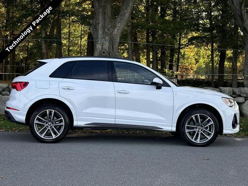 2023 Audi Q3 45 S line Premium Plus