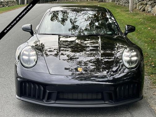 2025 Porsche 911 Carrera 4 GTS