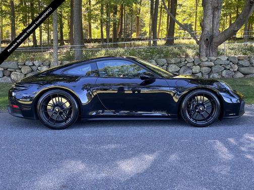 2025 Porsche 911 Carrera 4 GTS